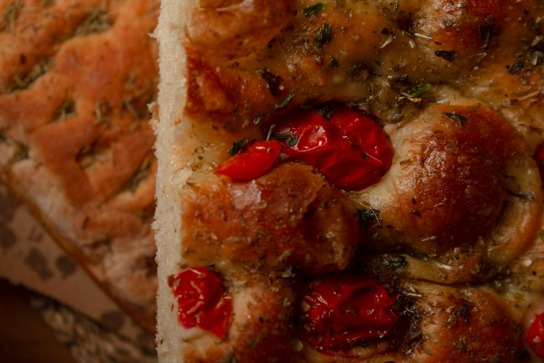 Focaccia de Cyril Lignac la — focaccia fraîchement cuite avec des herbes