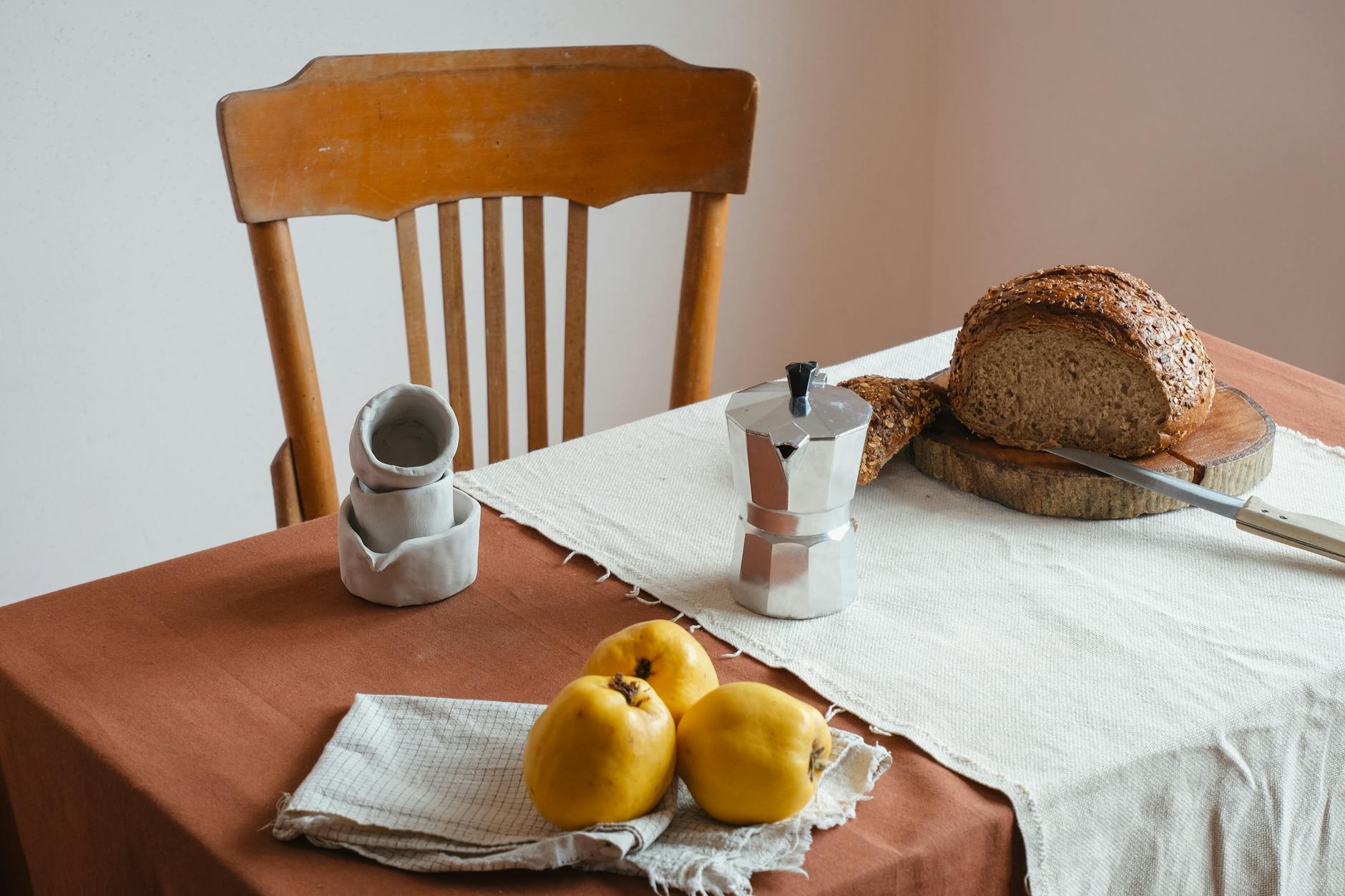 Gelée de coing maison : préparer les fruits d’automne comme un artisan — pots de gelée de coing maison