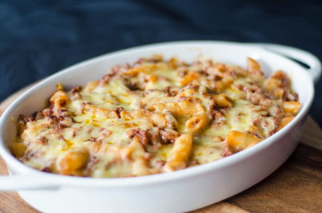 Gratin de pâtes la recette — plat de gratin de pâtes au fromage
