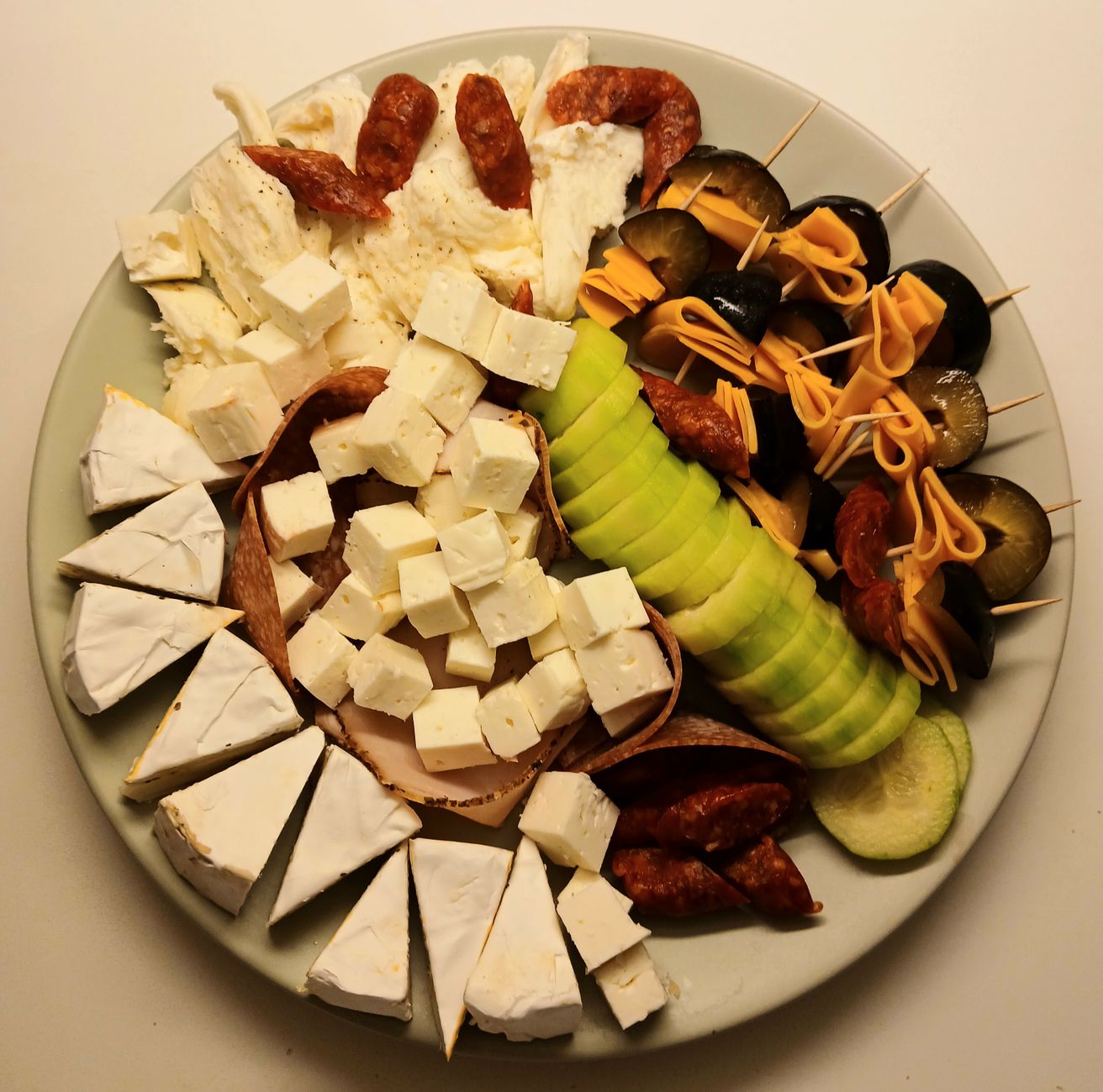 Manger du fromage le soir — plateau de fromage dîner du soir