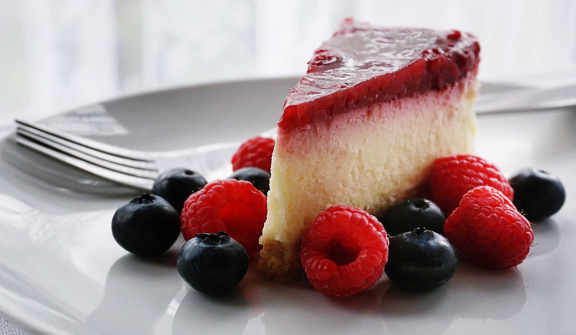 Gâteau fromage blanc-framboise la recette — part de gâteau au fromage blanc framboise