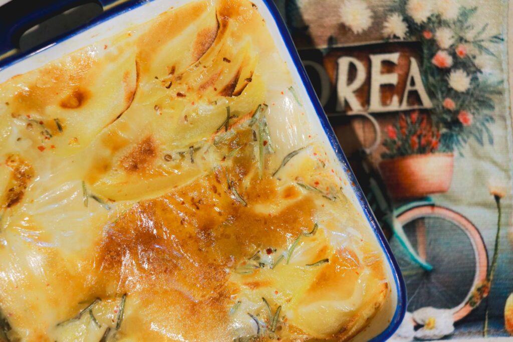 Gratin dauphinois la vraie recette — gratin de pommes de terre crémeux à l'ail