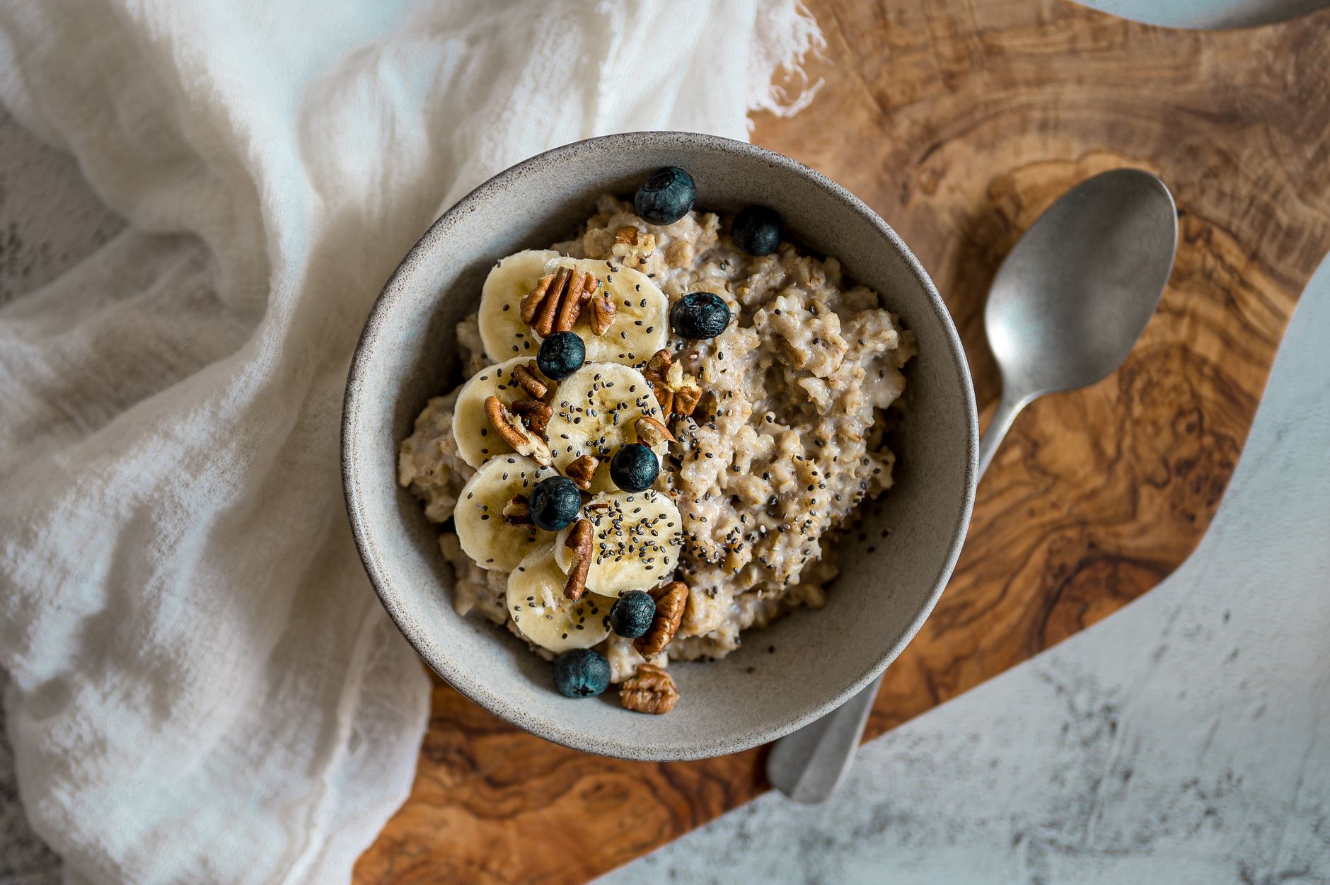 Overnight porridge au fromage blanc et banane : la base du petit-déj parfait — overnight porridge au fromage blanc et banane