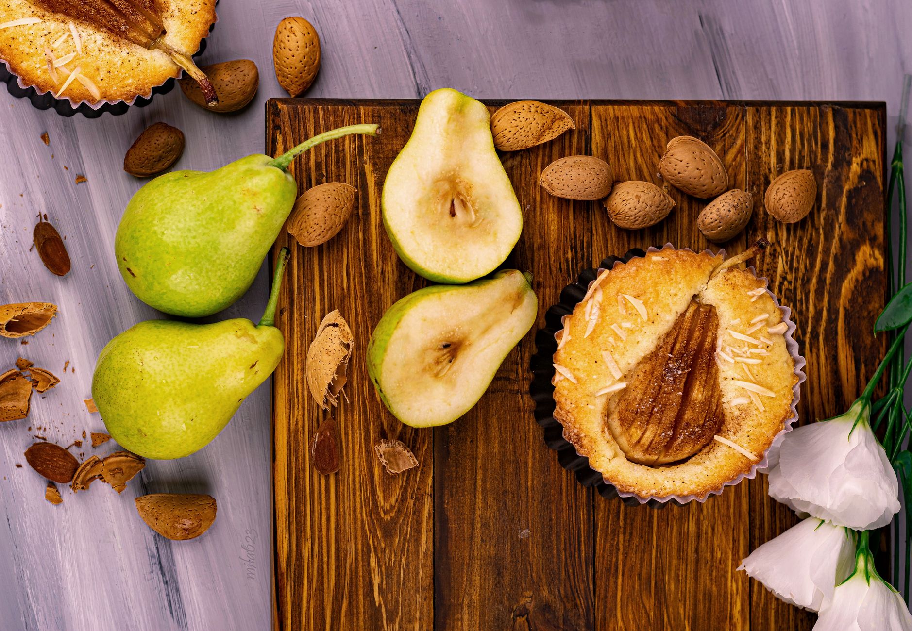 Tarte poire amandine, l’icône sucrée des bistrots français — part de tarte poire amandine
