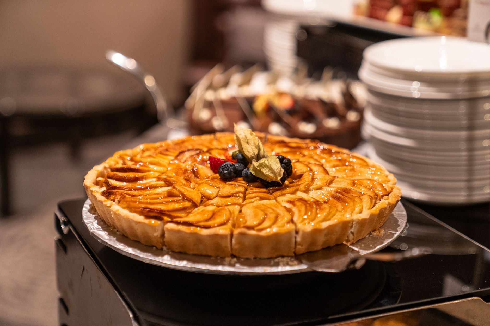 Tarte Tatin caramélisée à l’ancienne : les ingrédients précis et le choix des bonnes pommes — part de tarte Tatin aux pommes caramélisées