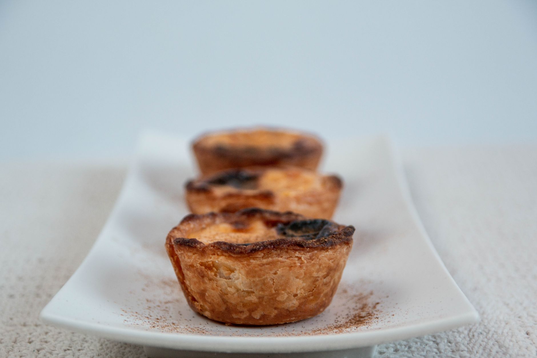 Flan pâtissier à l’ancienne : ce qui fait le goût de la recette de grand-mère — part de flan pâtissier traditionnel