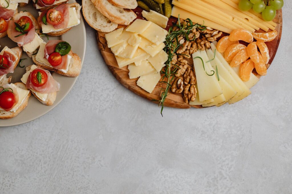 Fromages à pâte pressée cuite — plateau de fromages à pâte pressée cuite