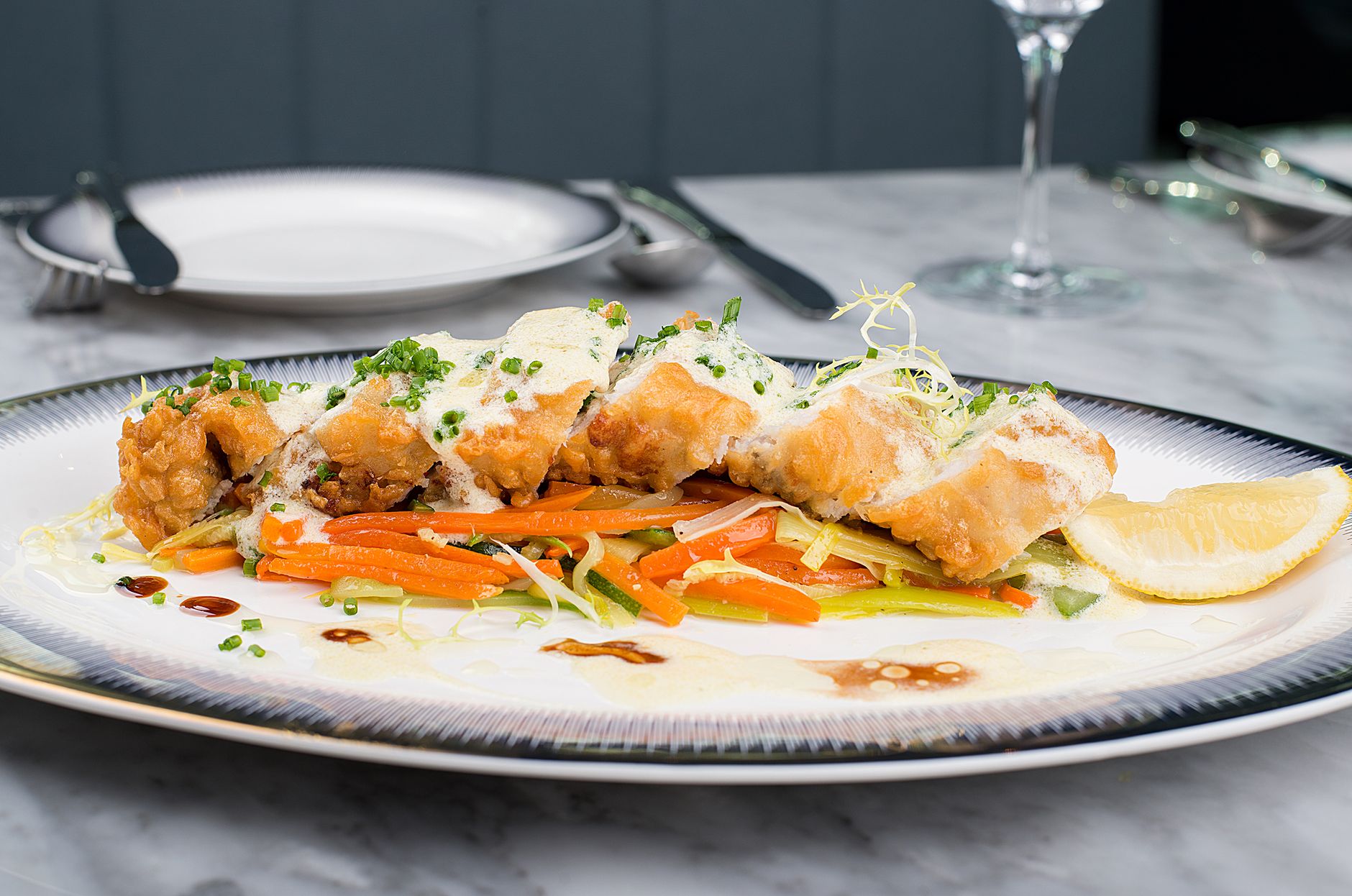 Ris de veau gastronomique la — plat de ris de veau croustillants